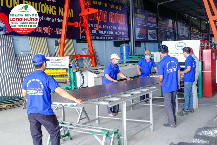 Long Hưng- đơn vị cung cấp các sản phẩm tôn, thép uy tín tại Quảng Ngãi