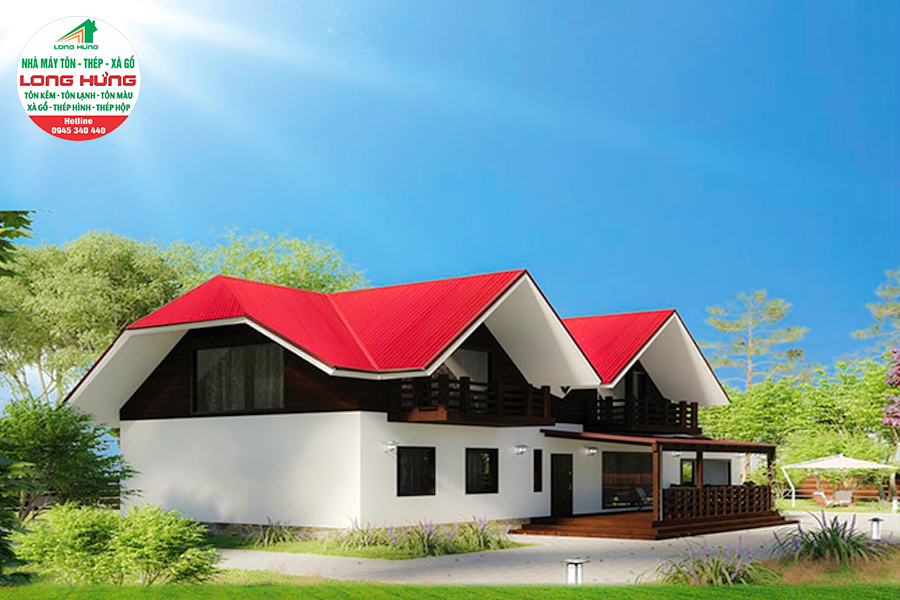 Tôn chống nắng 3 lớp màu đỏ làm nổi bật công trình ngoại thất ngôi nhà